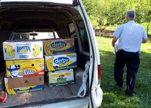Donacijom BIS ˝Hilal˝ iz Engleske uručeni prehrambeni paketi za 75 porodica u BiH (Foto)